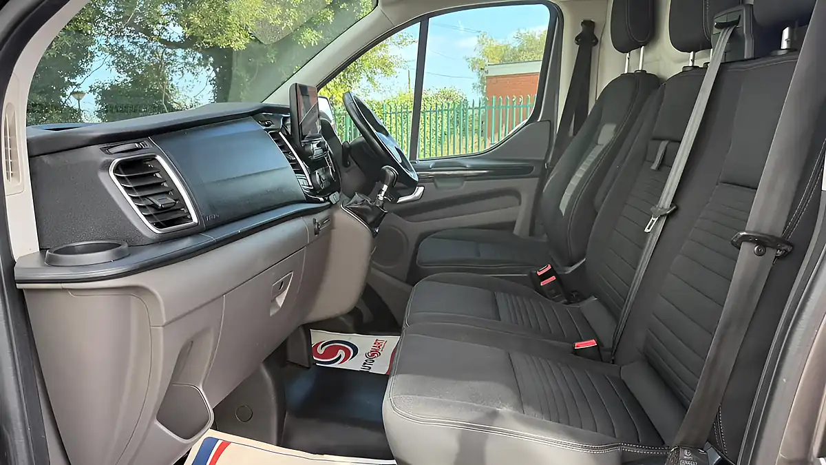 Used 2020 Ford Transit Custom Limited Grey - Interior and Exterior details 17