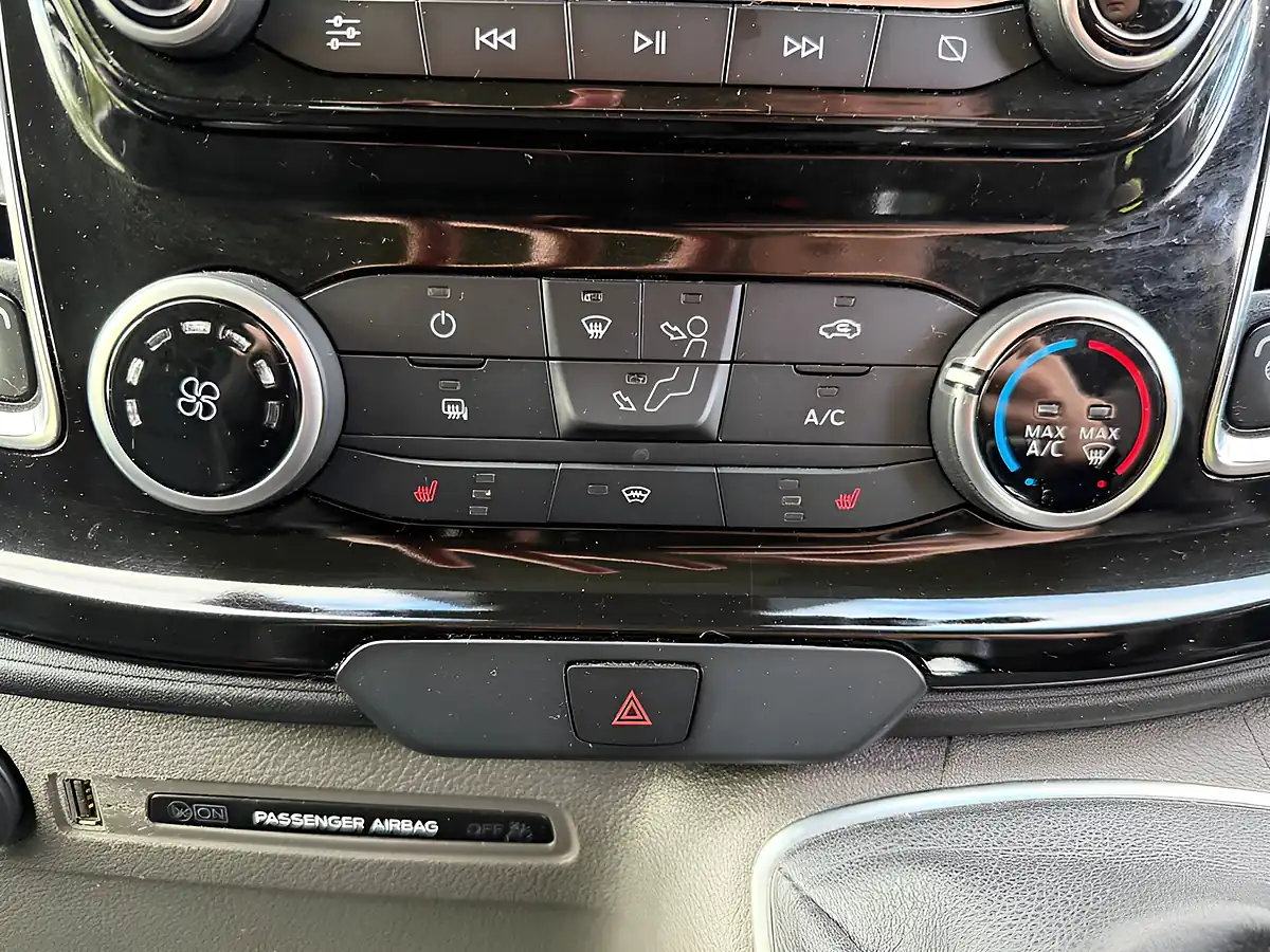 Used 2020 Ford Transit Custom Limited Grey - Interior and Exterior details 12