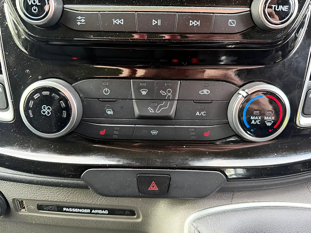 Used 2020 Ford Transit Custom Limited Grey - Interior and Exterior details 11