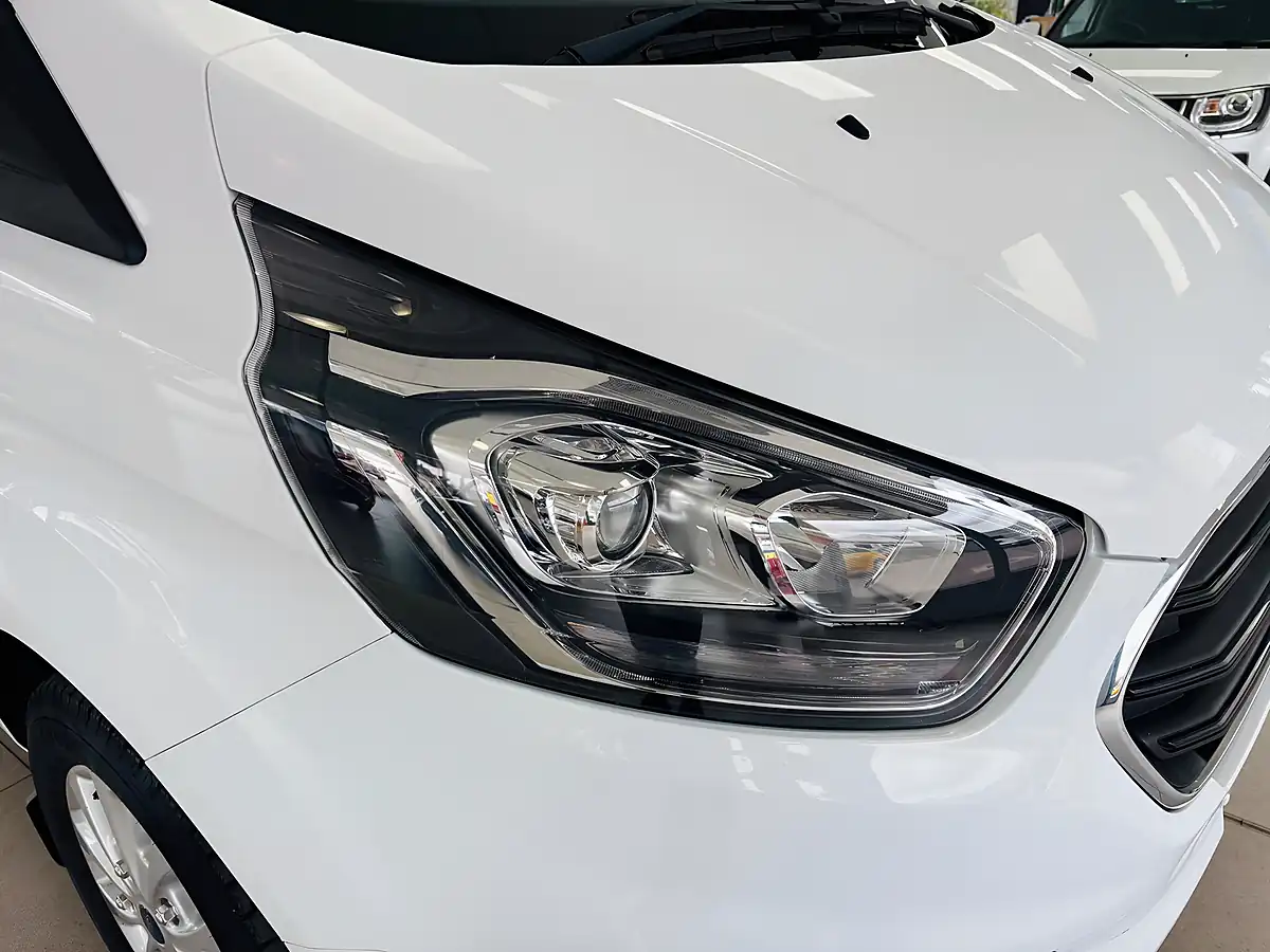 Used 2020 Ford Transit Custom Limited L2 H1 White - Interior and Exterior details 11