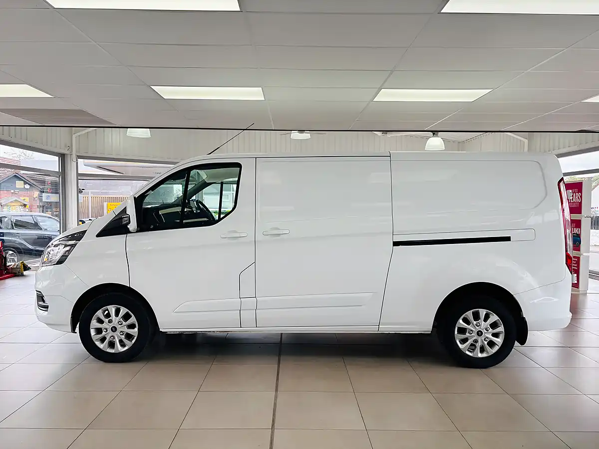 Used 2020 Ford Transit Custom Limited L2 H1 White - Interior and Exterior details 4