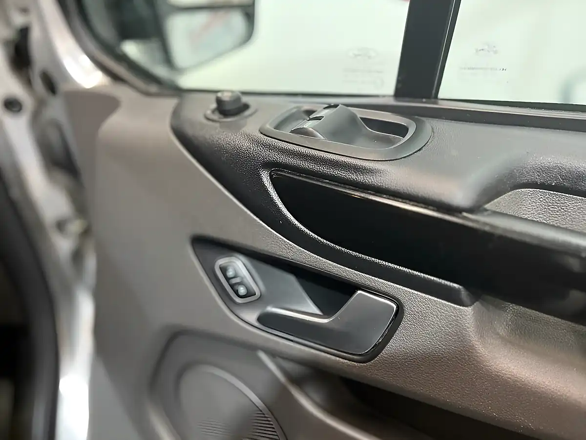 Used 2020 Ford Transit Custom Limited Silver - Interior and Exterior details 11