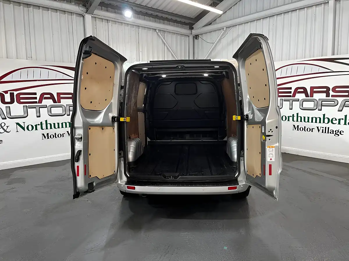 Used 2020 Ford Transit Custom Limited Silver - Interior and Exterior details 18