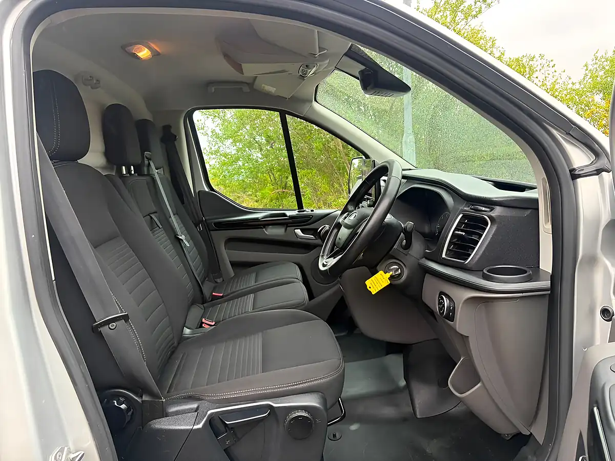 Used 2020 Ford Transit Custom Limited Silver - Interior and Exterior details 10