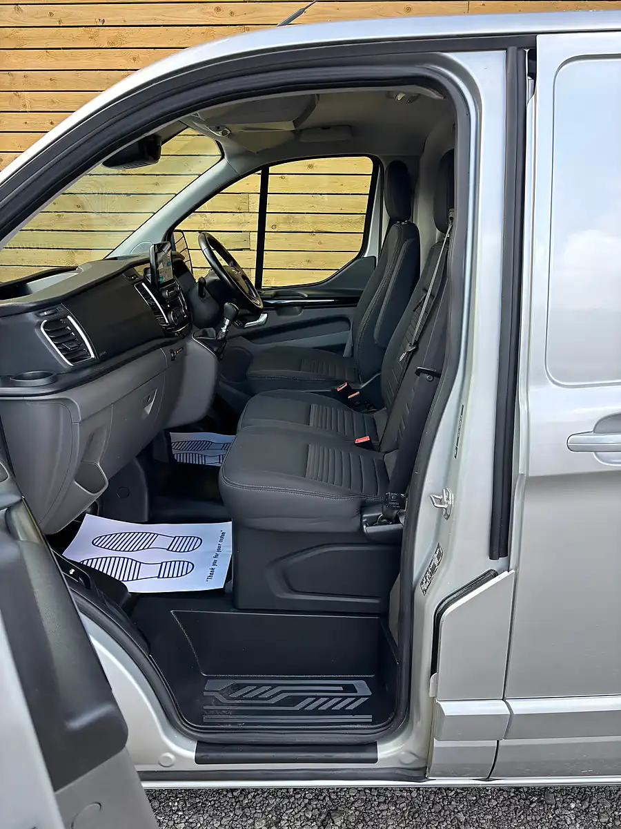Used 2020 Ford Transit Custom Limited Silver - Interior and Exterior details 17