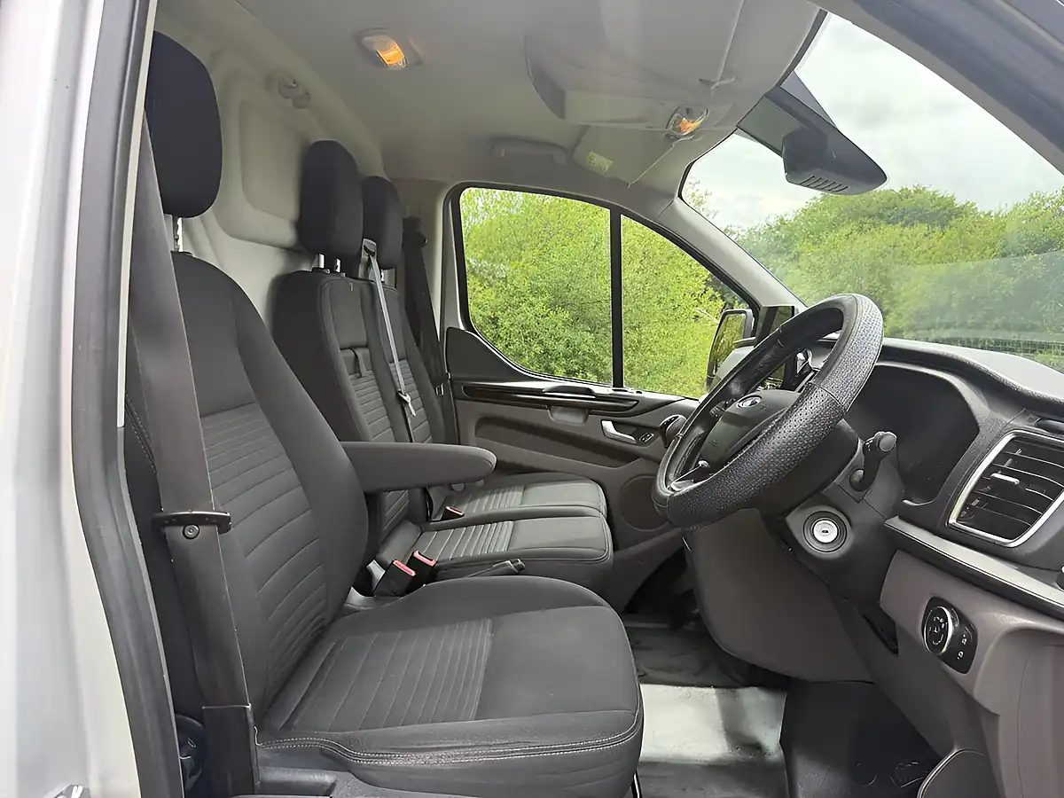 Used 2020 Ford Transit Custom Limited Silver - Interior and Exterior details 15