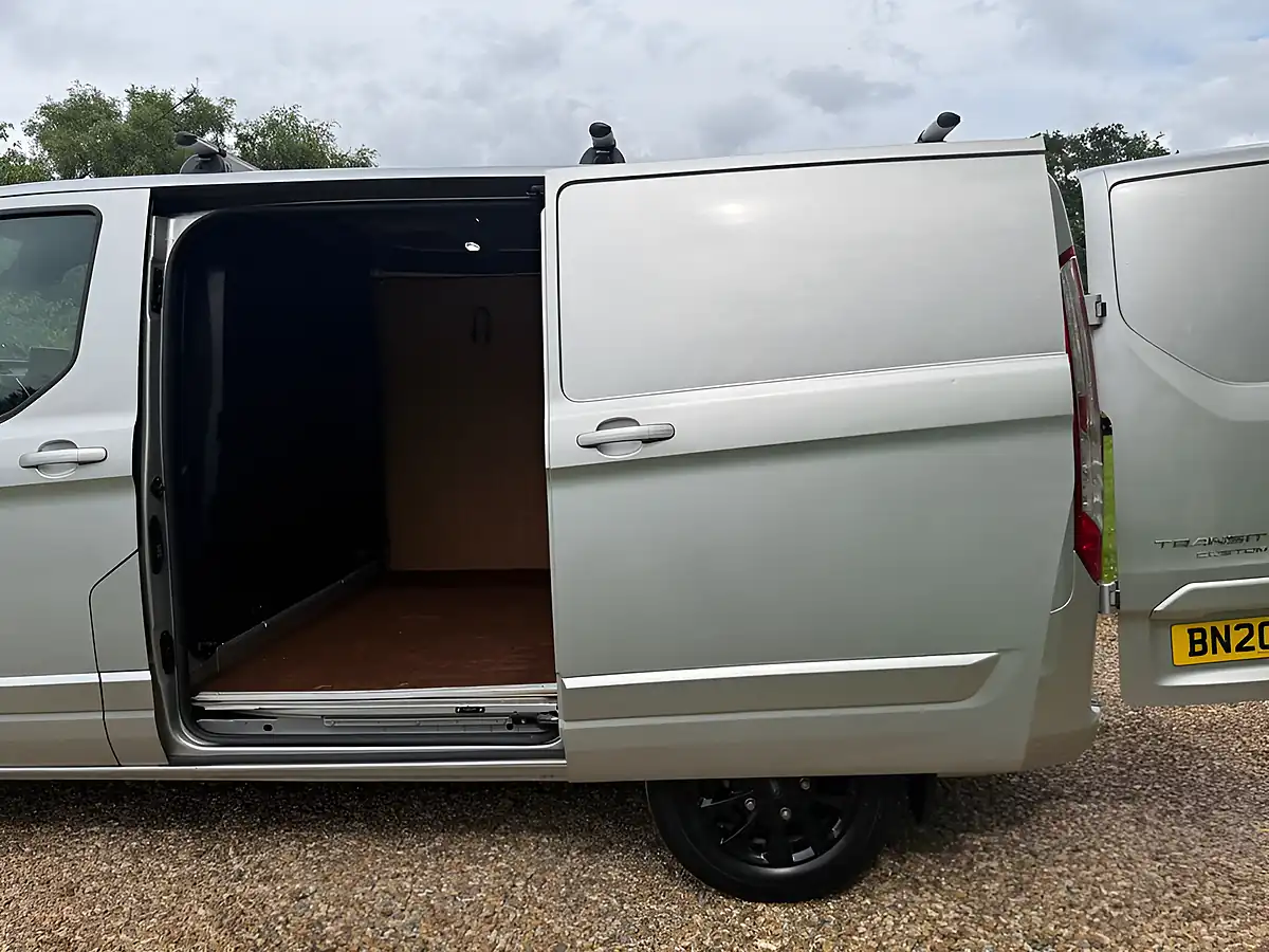 Used 2020 Ford Transit Custom Limited Silver - Interior and Exterior details 18