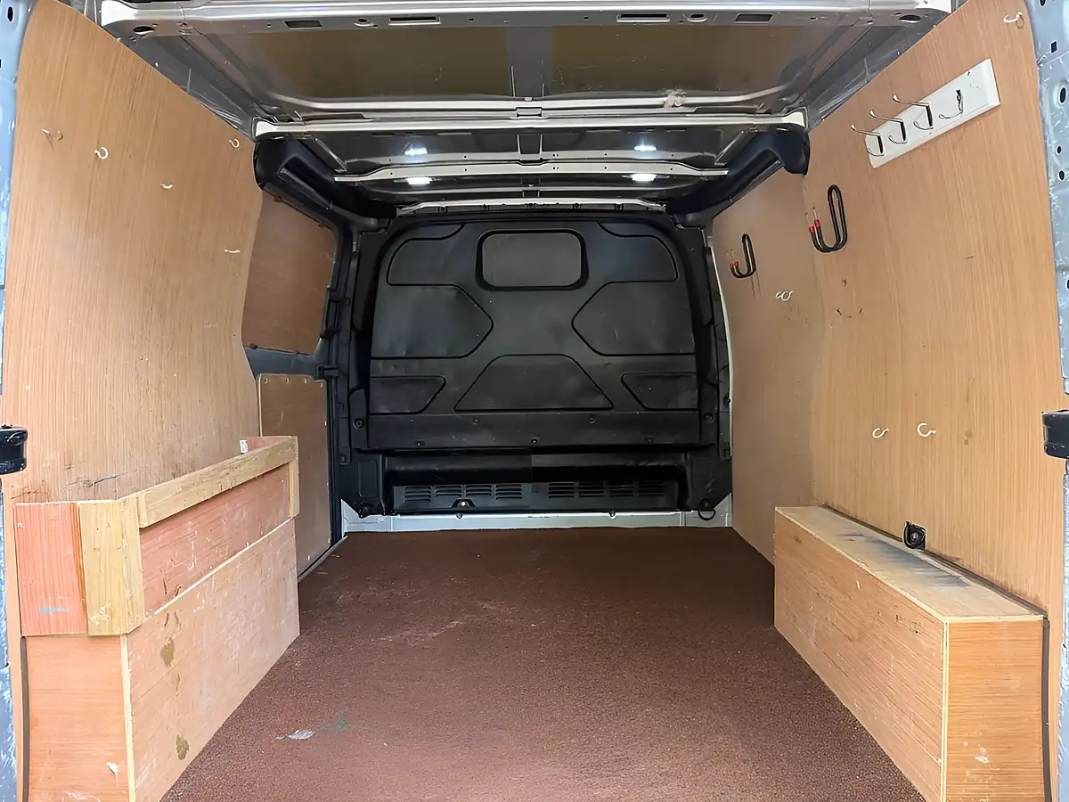 Used 2020 Ford Transit Custom Limited Silver - Interior and Exterior details 20