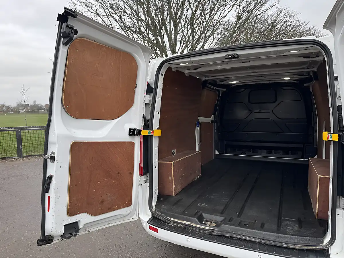 Used 2020 Ford Transit Custom Limited White - Interior and Exterior details 14