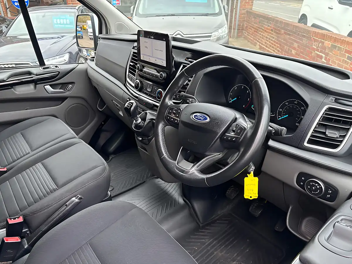 Used 2020 Ford Transit Custom Limited White - Interior and Exterior details 14