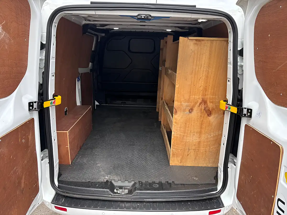Used 2020 Ford Transit Custom Limited White - Interior and Exterior details 17