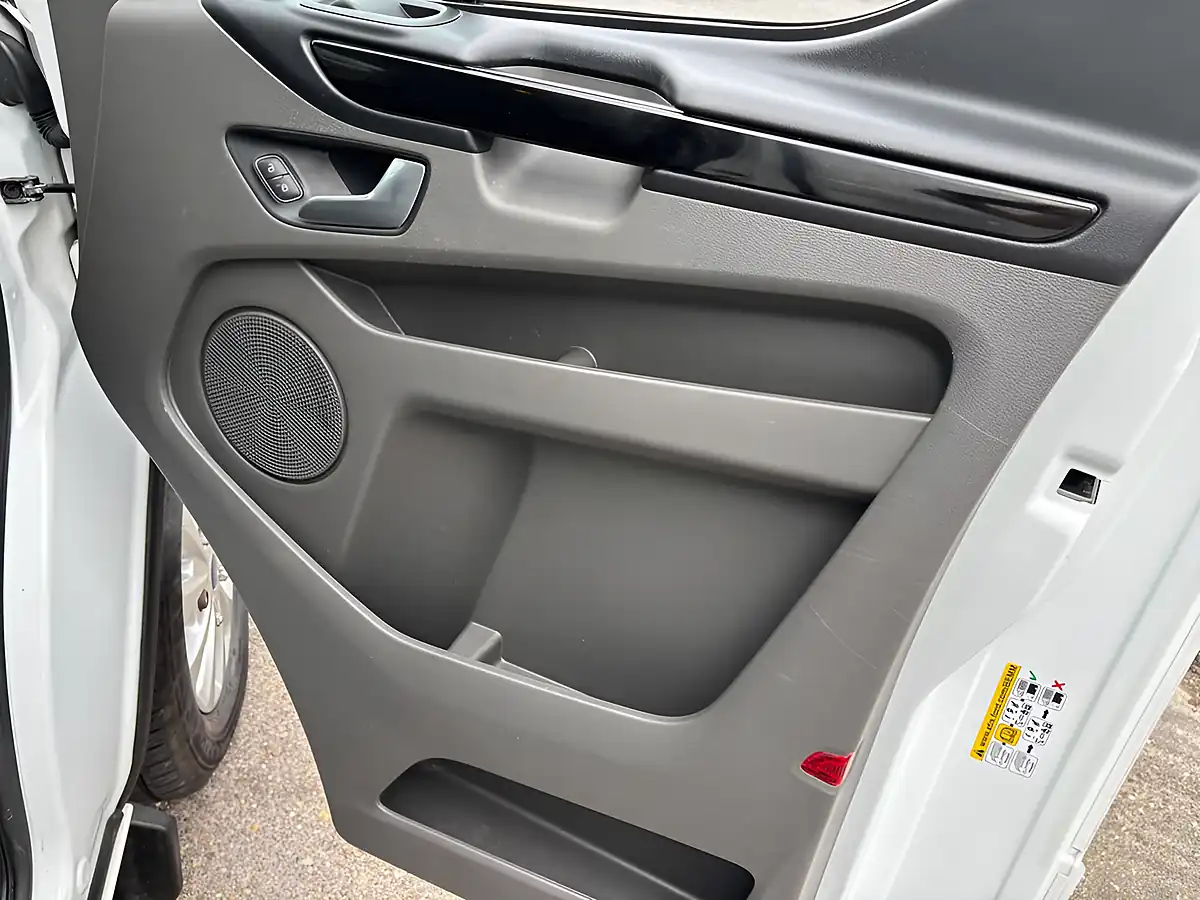 Used 2020 Ford Transit Custom Limited White - Interior and Exterior details 19