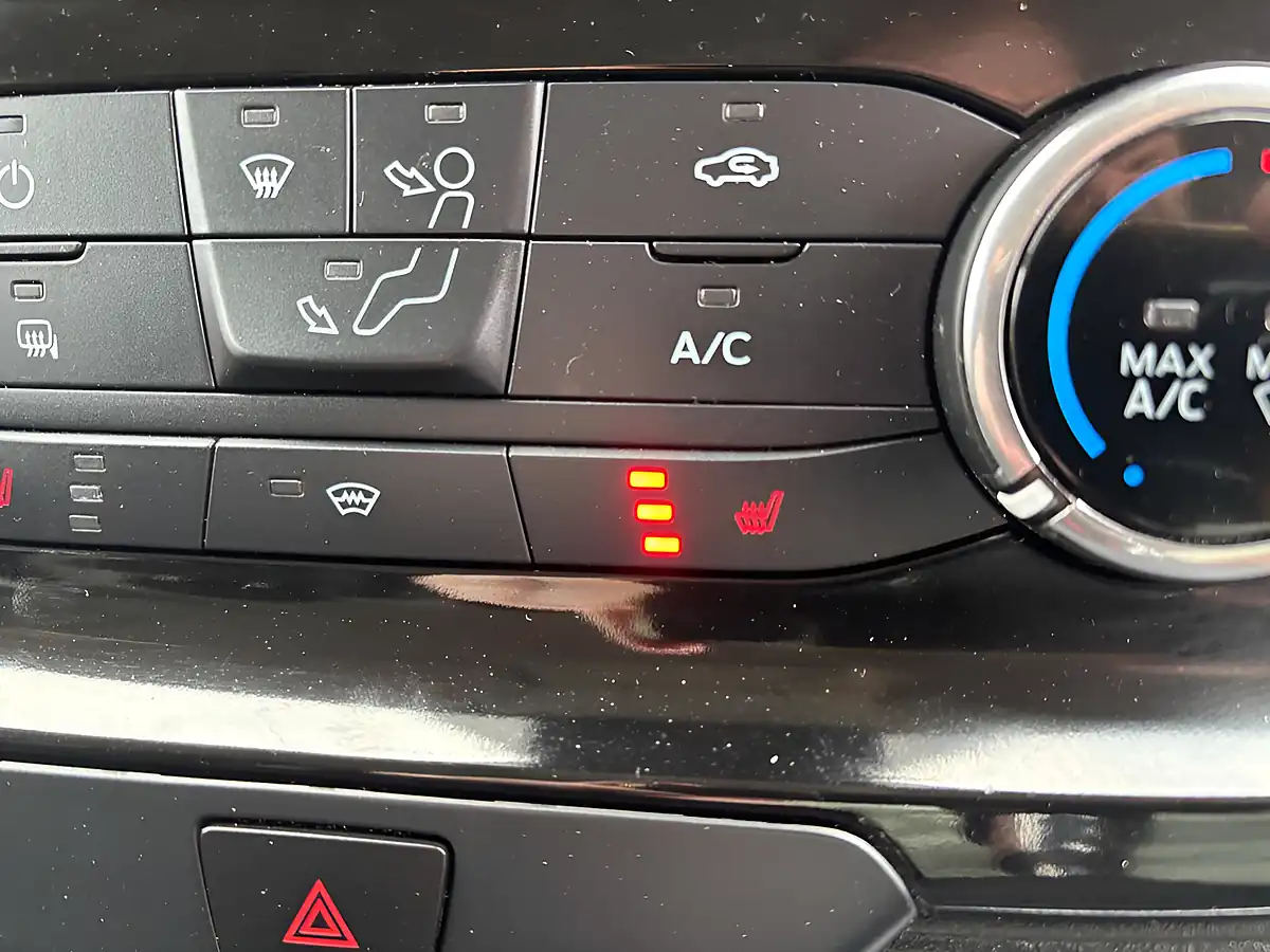 Used 2020 Ford Transit Custom Limited White - Interior and Exterior details 20