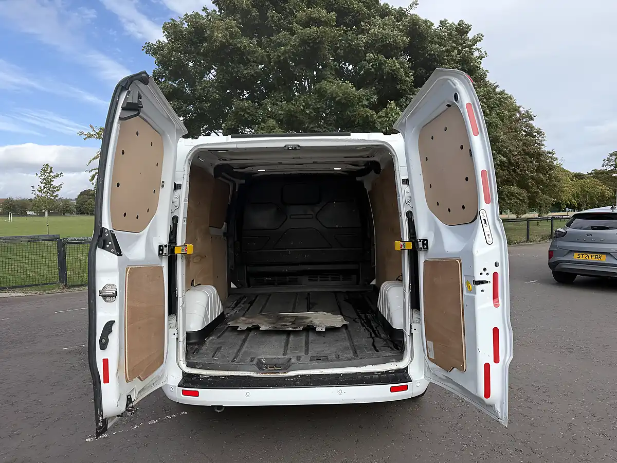 Used 2020 Ford Transit Custom Limited White - Interior and Exterior details 12