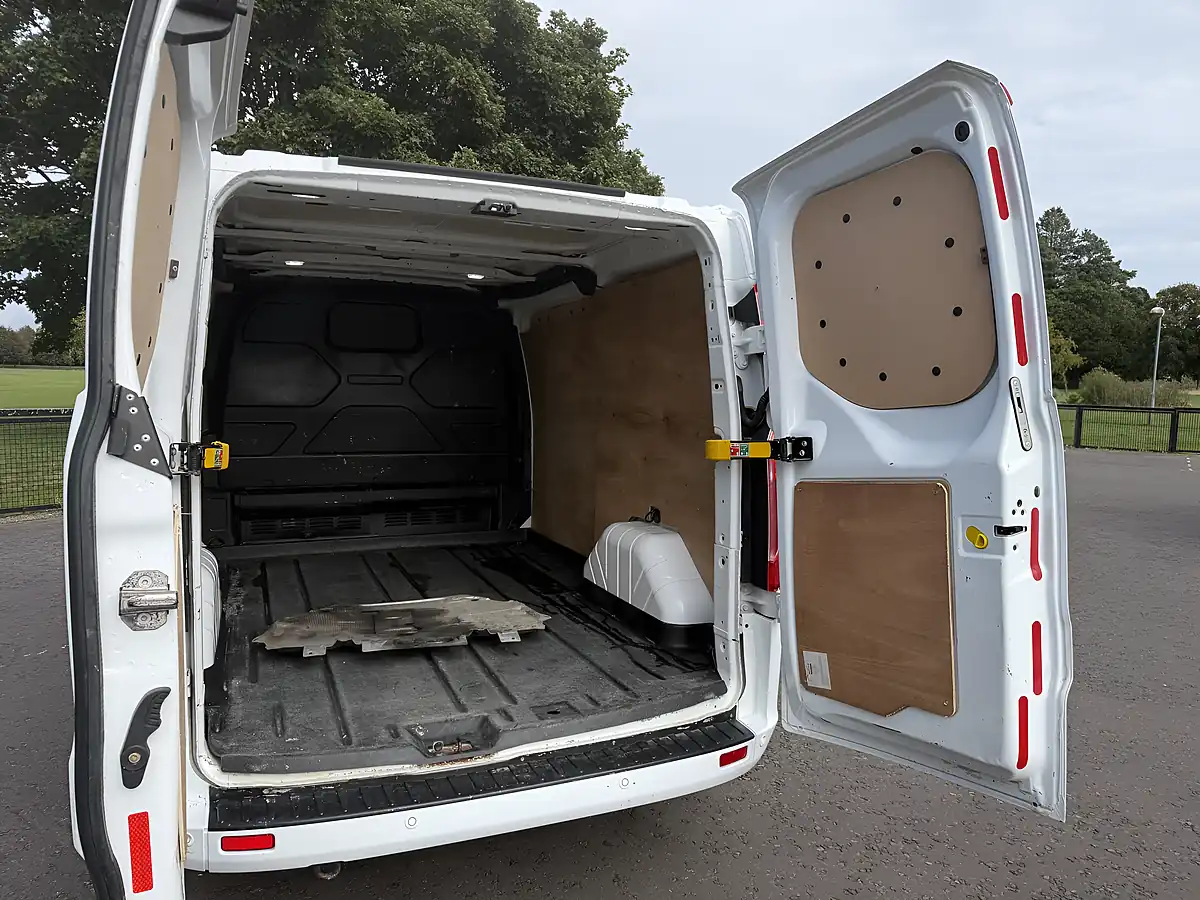 Used 2020 Ford Transit Custom Limited White - Interior and Exterior details 14