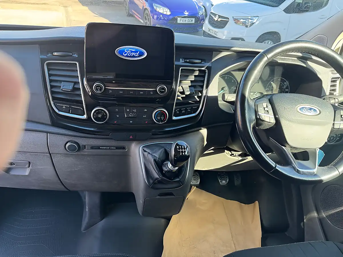 Used 2020 Ford Transit Custom Limited White - Interior and Exterior details 12