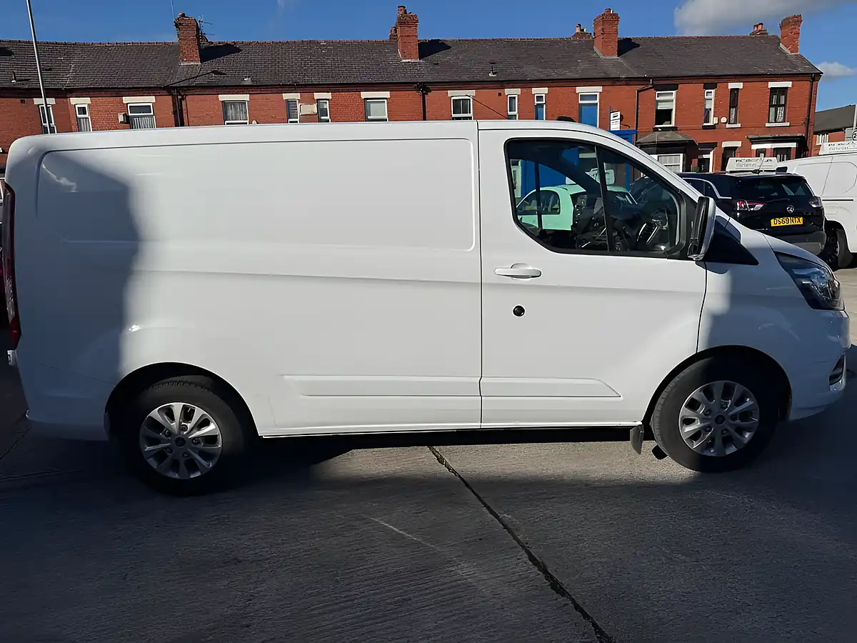 Used 2020 Ford Transit Custom Limited White - Interior and Exterior details 15