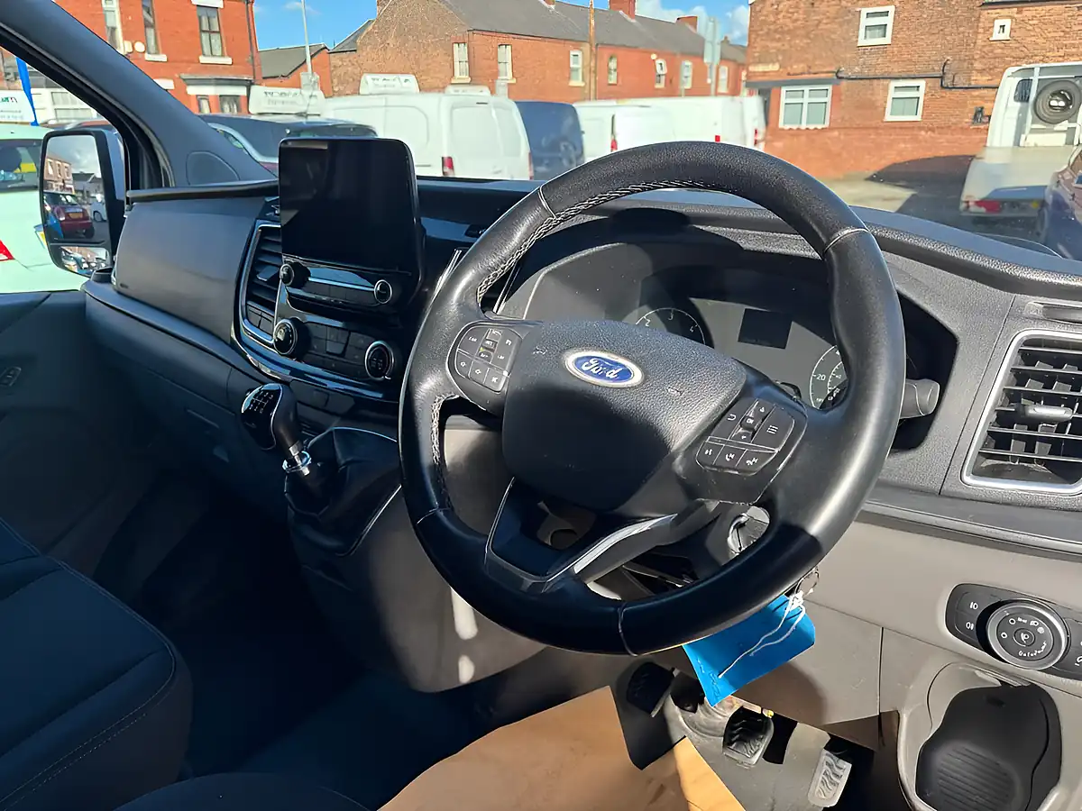 Used 2020 Ford Transit Custom Limited White - Interior and Exterior details 16