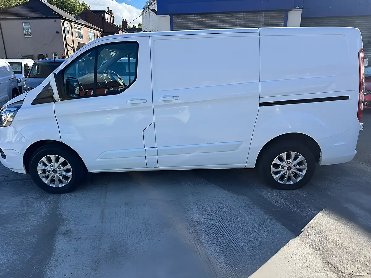 Used 2020 Ford Transit Custom Limited White - Interior and Exterior details 3