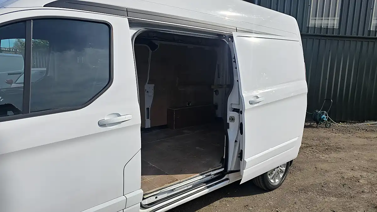 Used 2020 Ford Transit Custom Limited White - Interior and Exterior details 10