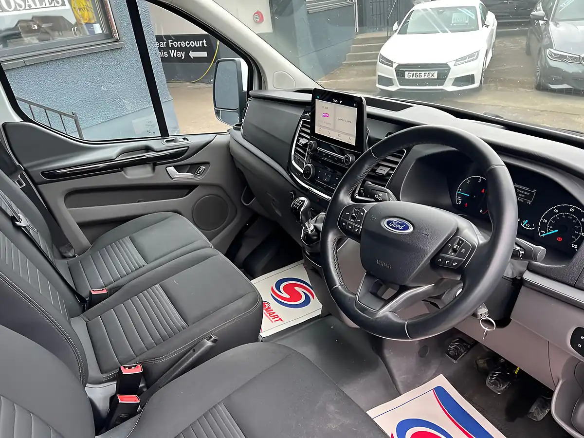 Used 2020 Ford Transit Custom Limited White - Interior and Exterior details 15