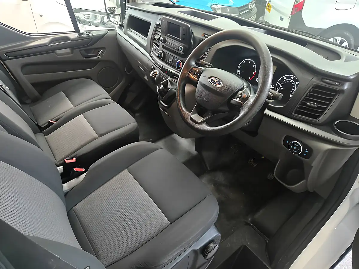 Used 2020 Ford Transit Custom Low Roof Leader White - Interior and Exterior details 12