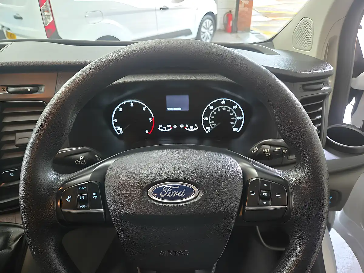 Used 2020 Ford Transit Custom Low Roof Leader White - Interior and Exterior details 13