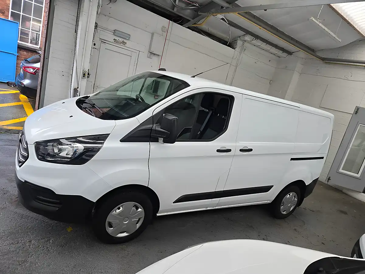 Used 2020 Ford Transit Custom Low Roof Leader White - Interior and Exterior details 5