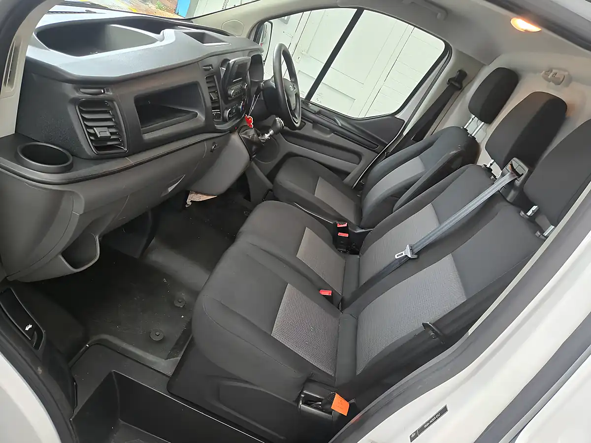 Used 2020 Ford Transit Custom Low Roof Leader White - Interior and Exterior details 6