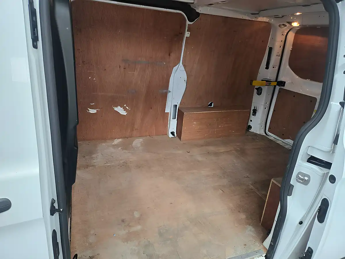 Used 2020 Ford Transit Custom Low Roof Leader White - Interior and Exterior details 7