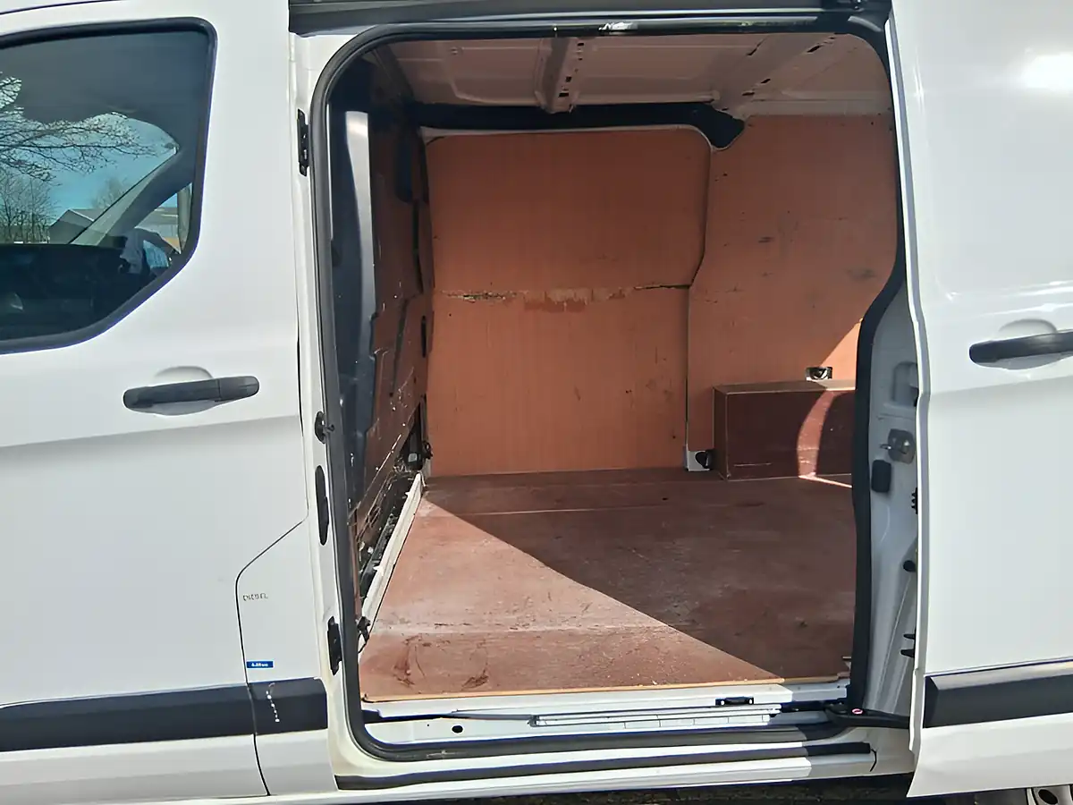 Used 2020 Ford Transit Custom Panel Van White - Interior and Exterior details 10