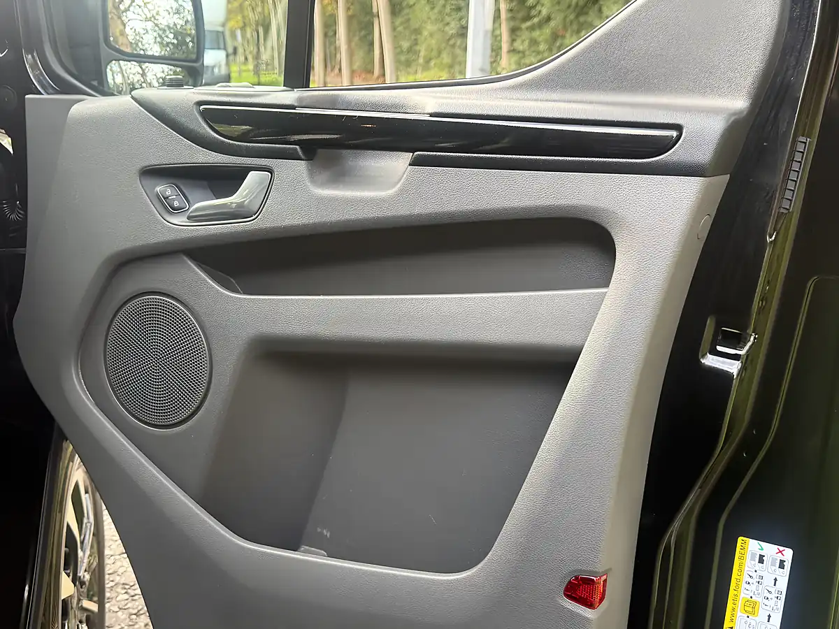 Used 2020 Ford Transit Custom Sport Black - Interior and Exterior details 17