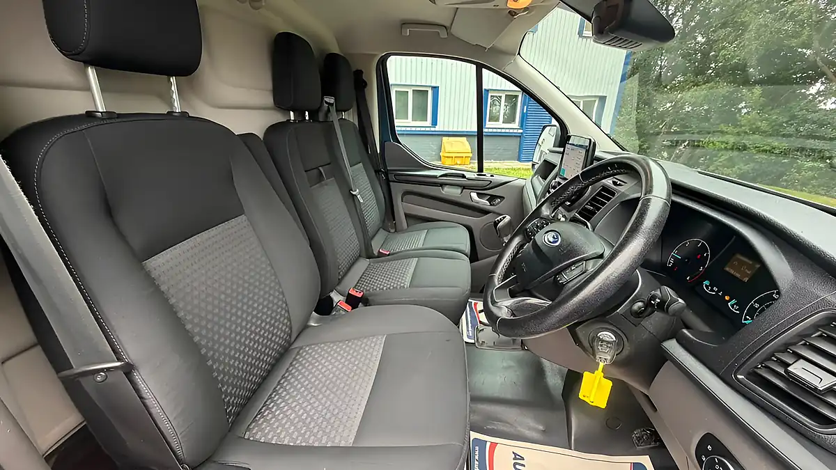 Used 2020 Ford Transit Custom Trend Blue - Interior and Exterior details 15