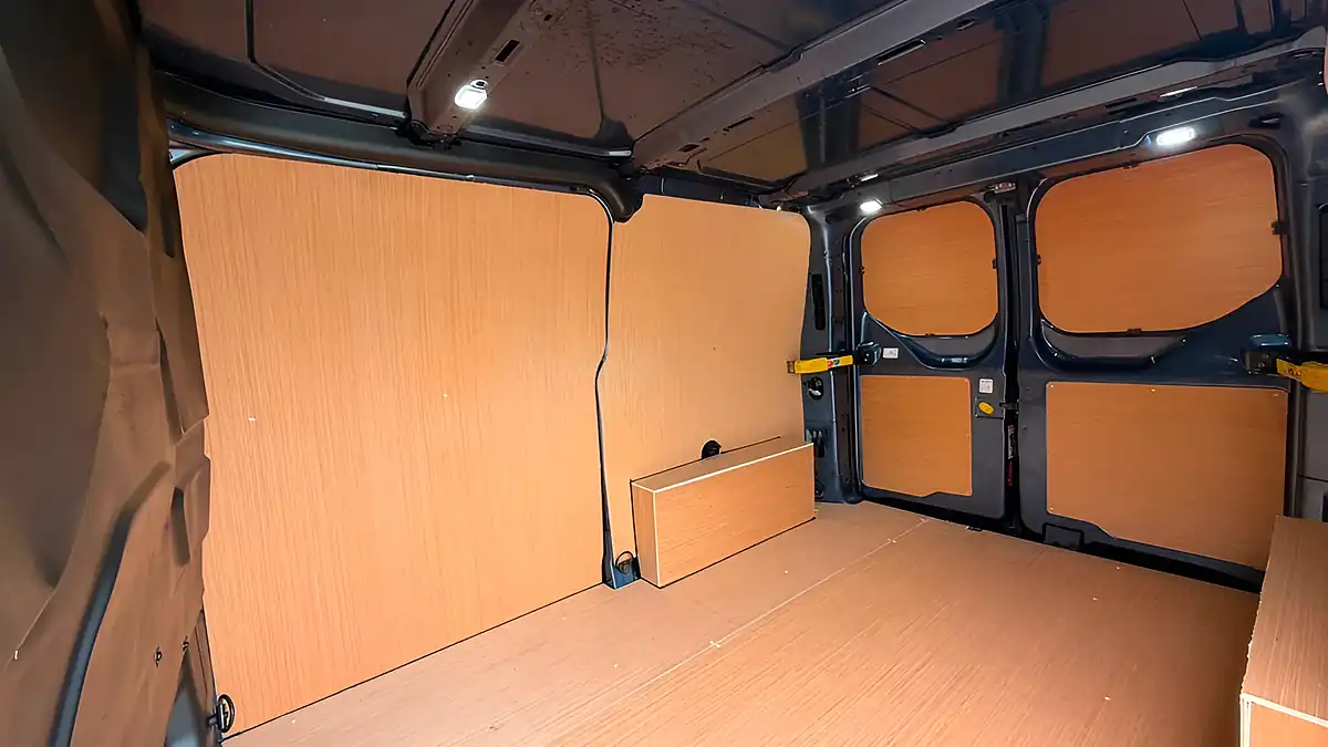 Used 2020 Ford Transit Custom Trend Blue - Interior and Exterior details 9