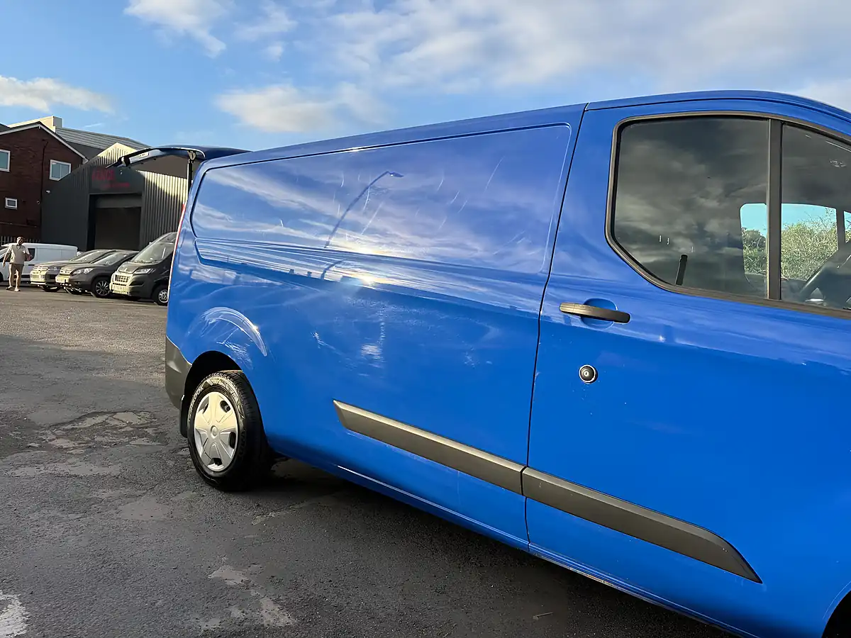 Used 2020 Ford Transit Custom Trend Blue - Interior and Exterior details 19