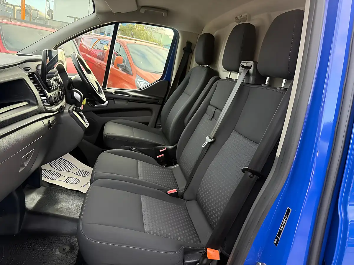 Used 2020 Ford Transit Custom Trend Blue - Interior and Exterior details 8