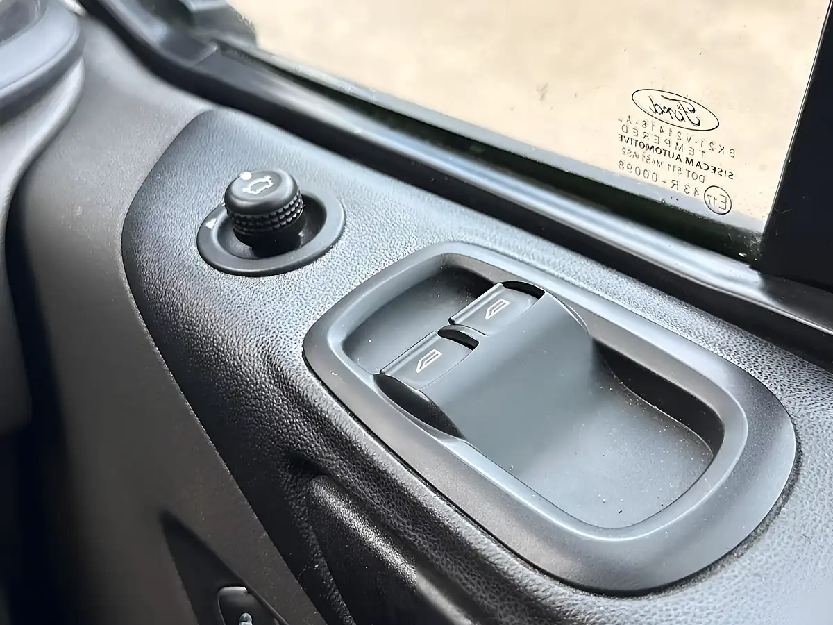 Used 2020 Ford Transit Custom Trend Frozen White - Interior and Exterior details 12
