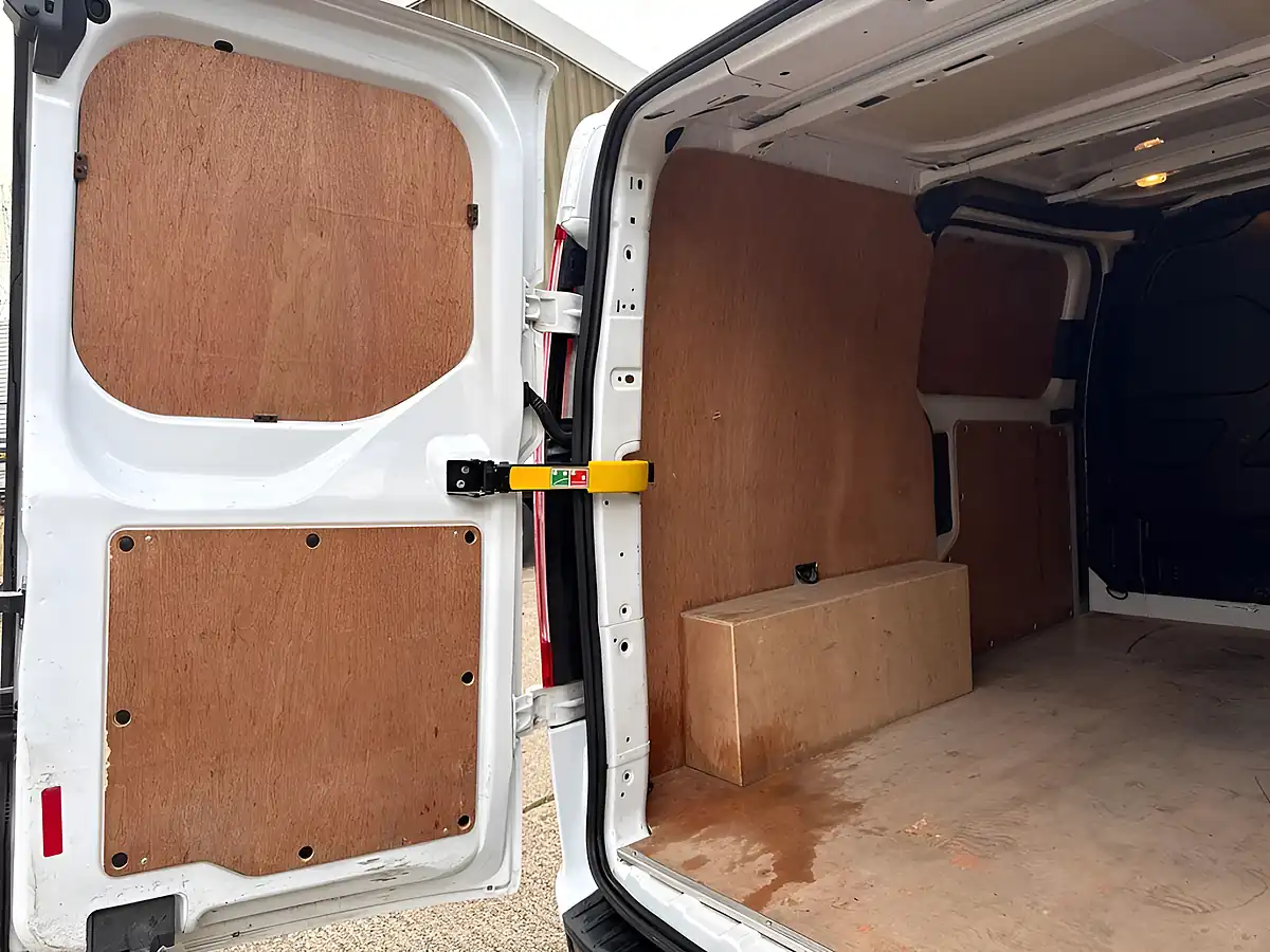 Used 2020 Ford Transit Custom Trend Frozen White - Interior and Exterior details 16