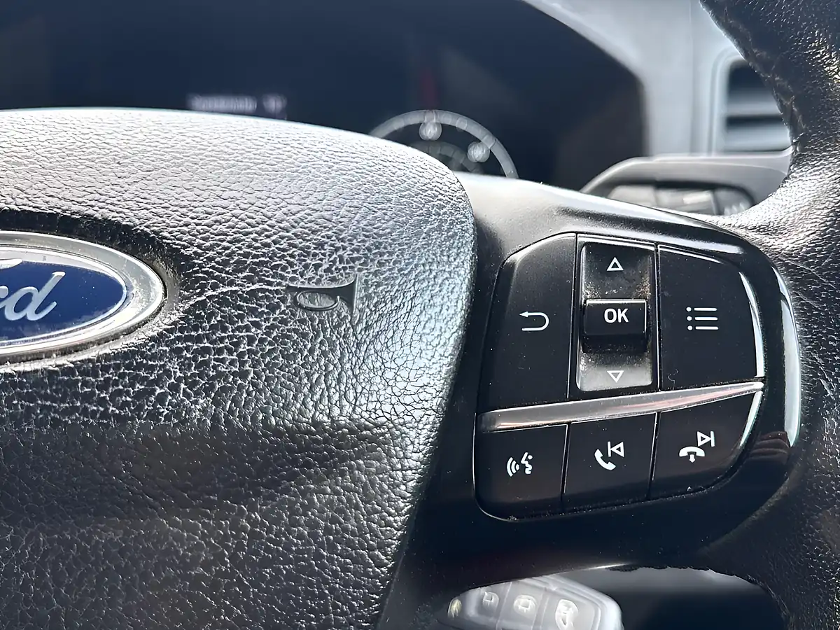Used 2020 Ford Transit Custom Trend Frozen White - Interior and Exterior details 18