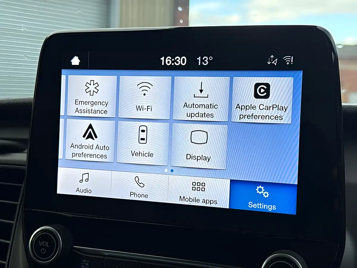 Used 2020 Ford Transit Custom Trend Frozen White - Interior and Exterior details 19