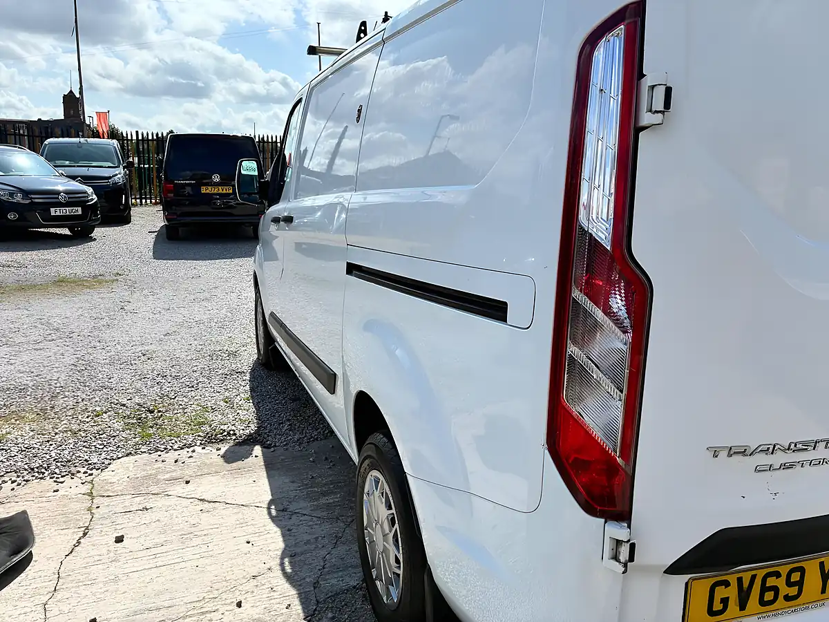 Used 2020 Ford Transit Custom Trend L1 H1 White - Interior and Exterior details 12
