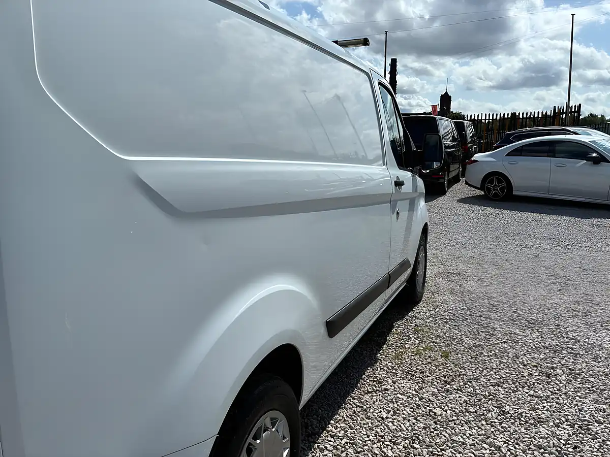Used 2020 Ford Transit Custom Trend L1 H1 White - Interior and Exterior details 13