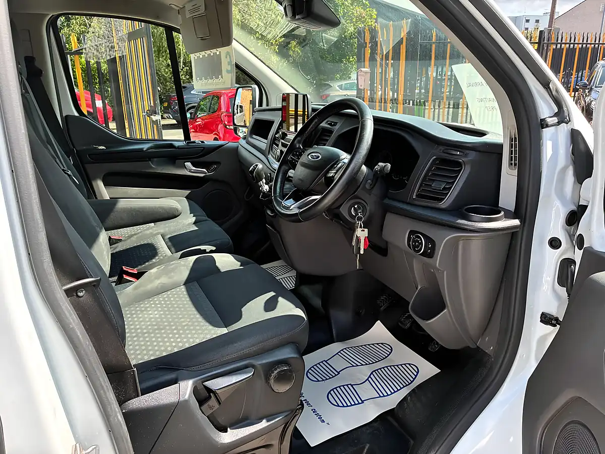Used 2020 Ford Transit Custom Trend L1 H1 White - Interior and Exterior details 15
