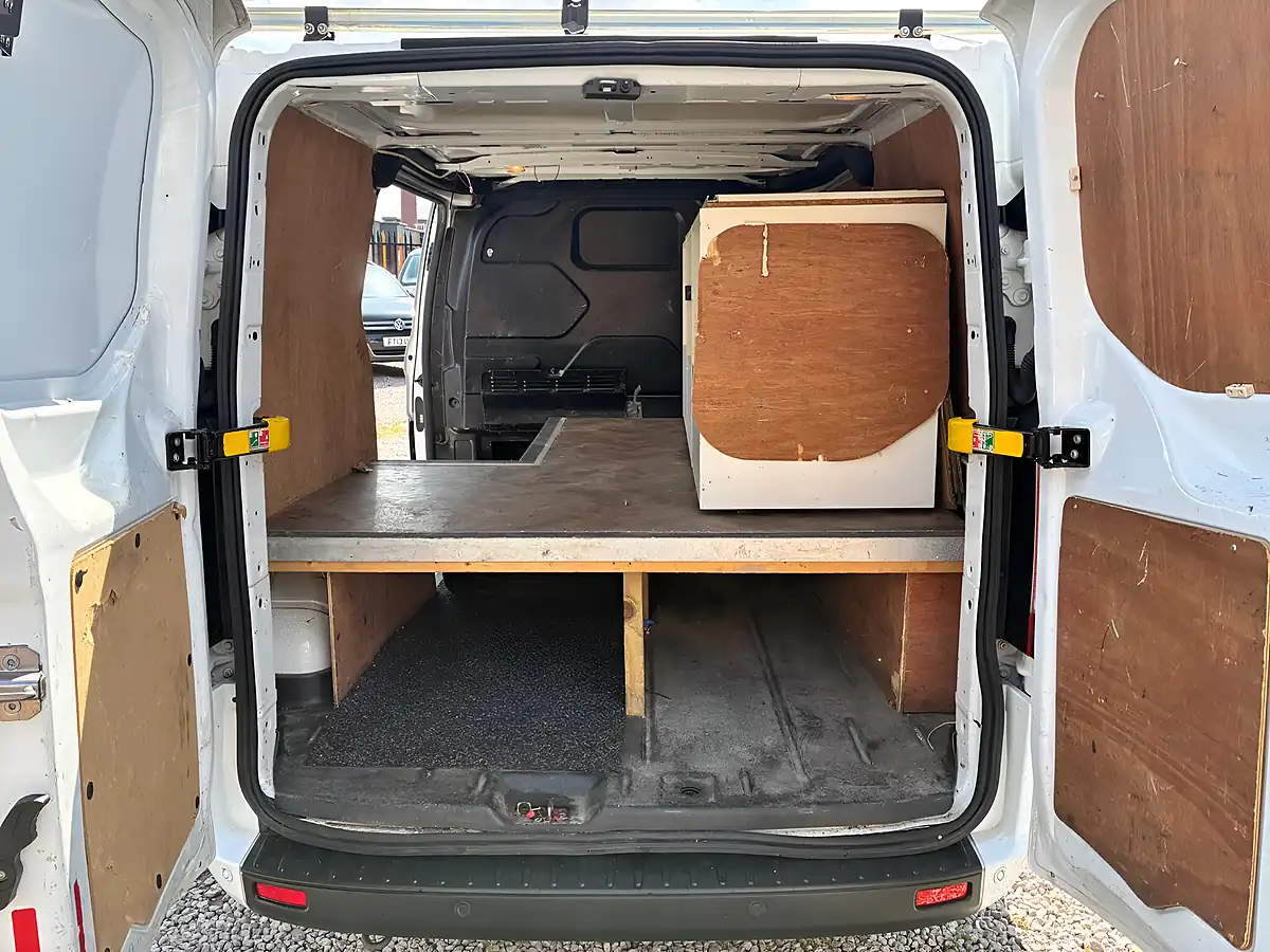 Used 2020 Ford Transit Custom Trend L1 H1 White - Interior and Exterior details 18