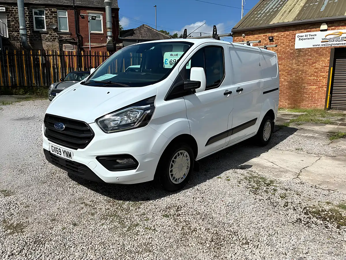 Used 2020 Ford Transit Custom Trend L1 H1 White - Interior and Exterior details 9