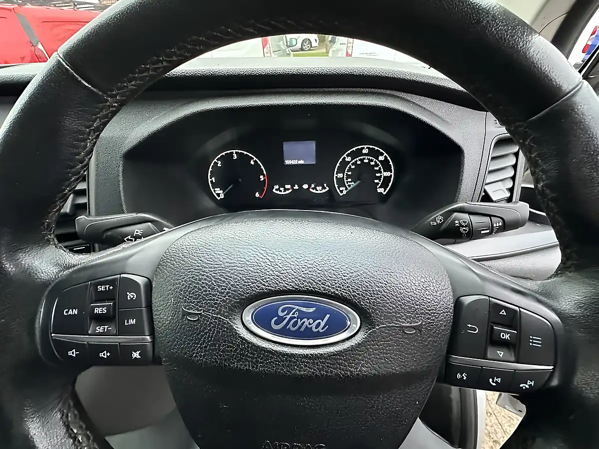 Used 2020 Ford Transit Custom Trend Silver - Interior and Exterior details 11