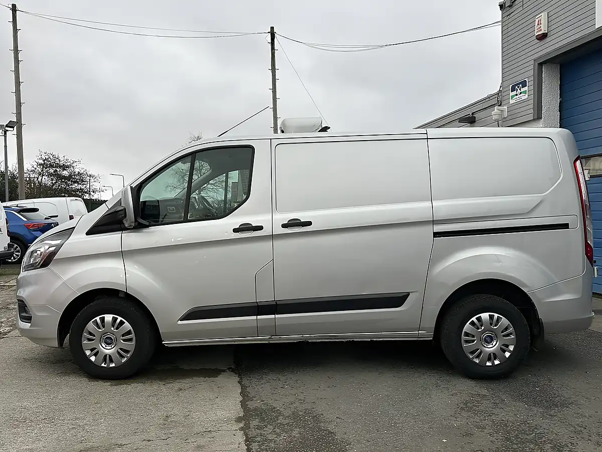 Used 2020 Ford Transit Custom Trend Silver - Interior and Exterior details 5