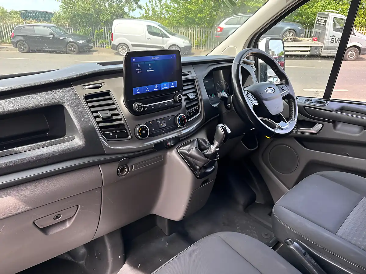 Used 2020 Ford Transit Custom Trend White - Interior and Exterior details 17