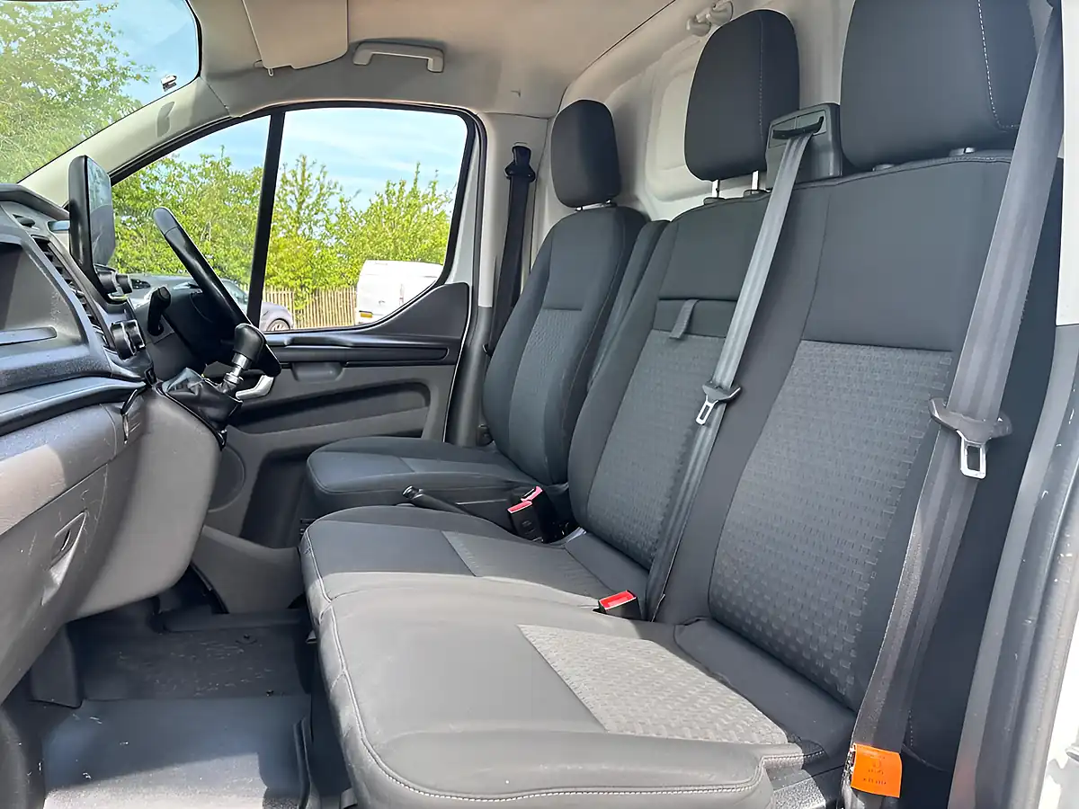 Used 2020 Ford Transit Custom Trend White - Interior and Exterior details 18