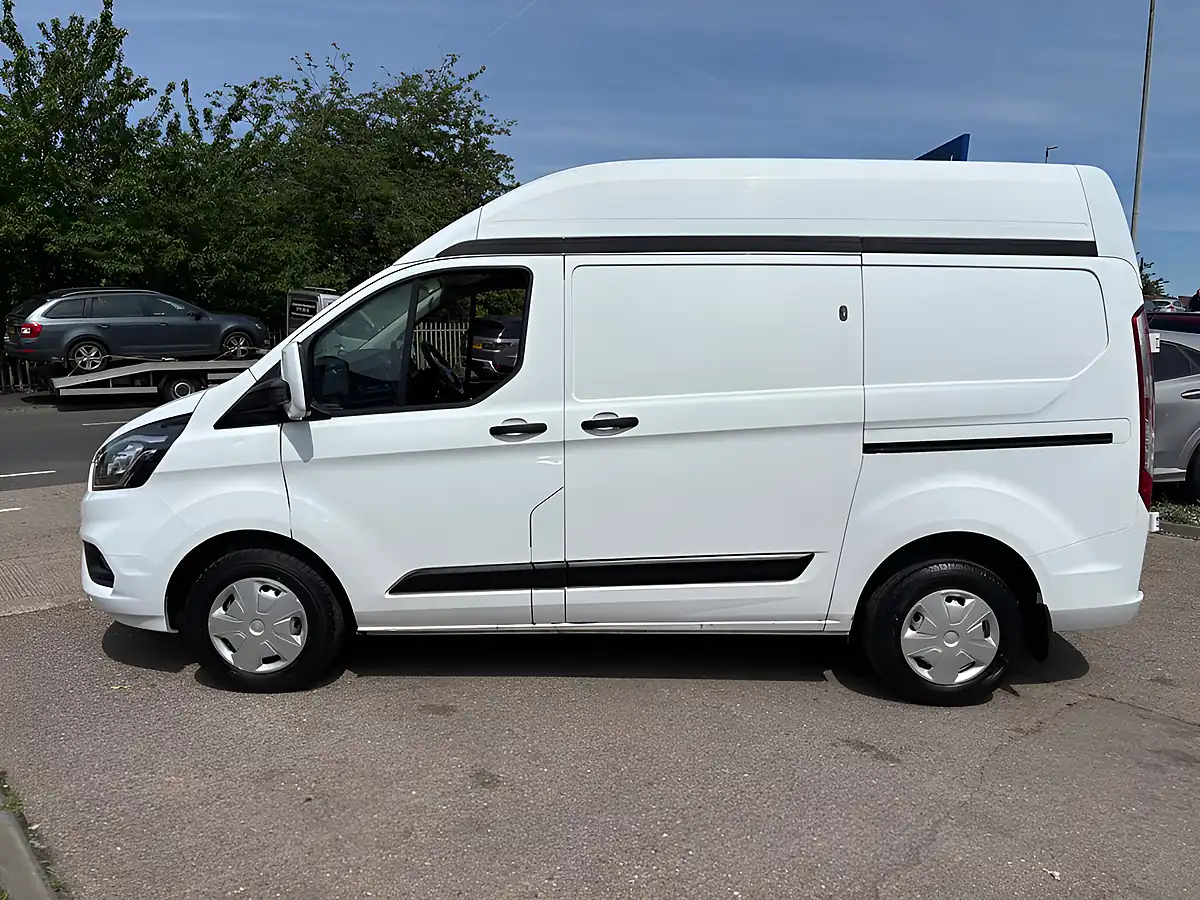 Used 2020 Ford Transit Custom Trend White - Interior and Exterior details 8